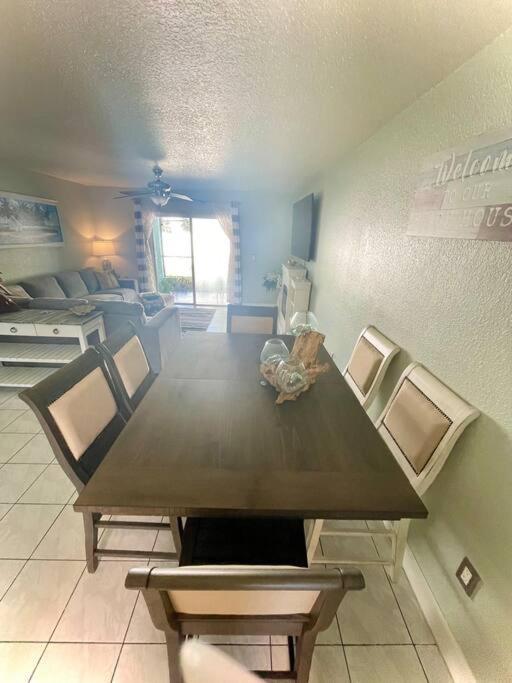 Sparkling 2Bed 1Bath Beach Home - Unit 214 ココアビーチ エクステリア 写真