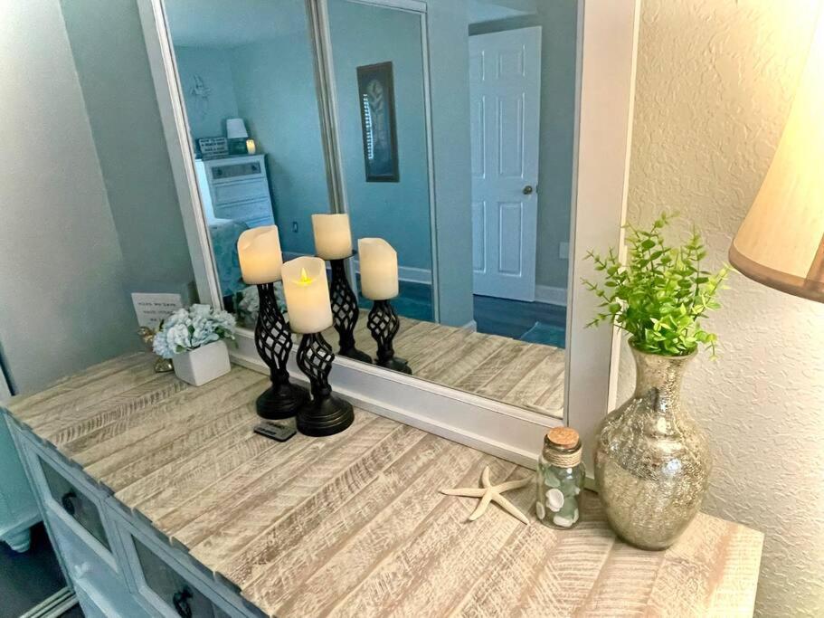 Sparkling 2Bed 1Bath Beach Home - Unit 214 ココアビーチ エクステリア 写真