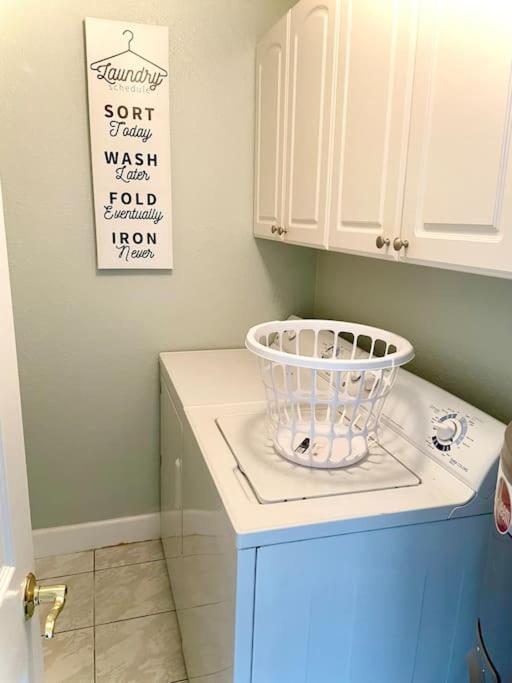Sparkling 2Bed 1Bath Beach Home - Unit 214 ココアビーチ エクステリア 写真